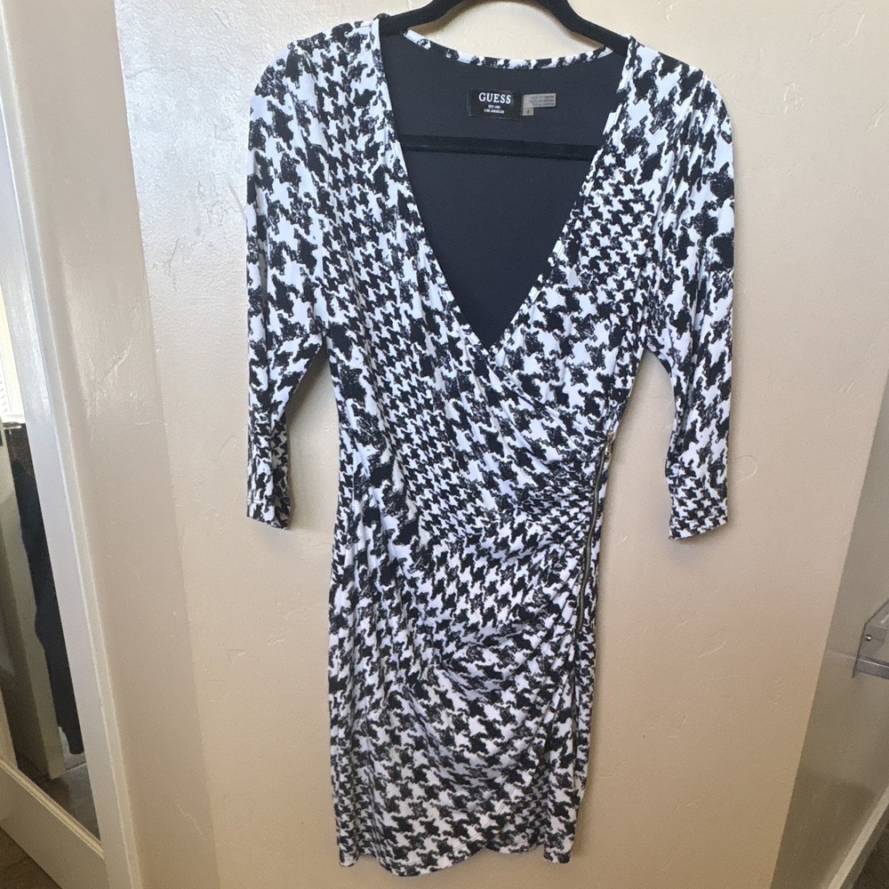 GUESS Womens Houndstooth V-Neck Pencil Dress Black White 3/4 Sleeve Size 4